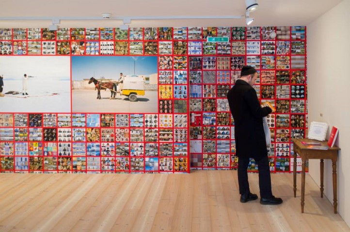 Vue de l'exposition "Do you speak touriste?" - photo © Michel Barraz, tous droits réservés Musée d'art de Pully