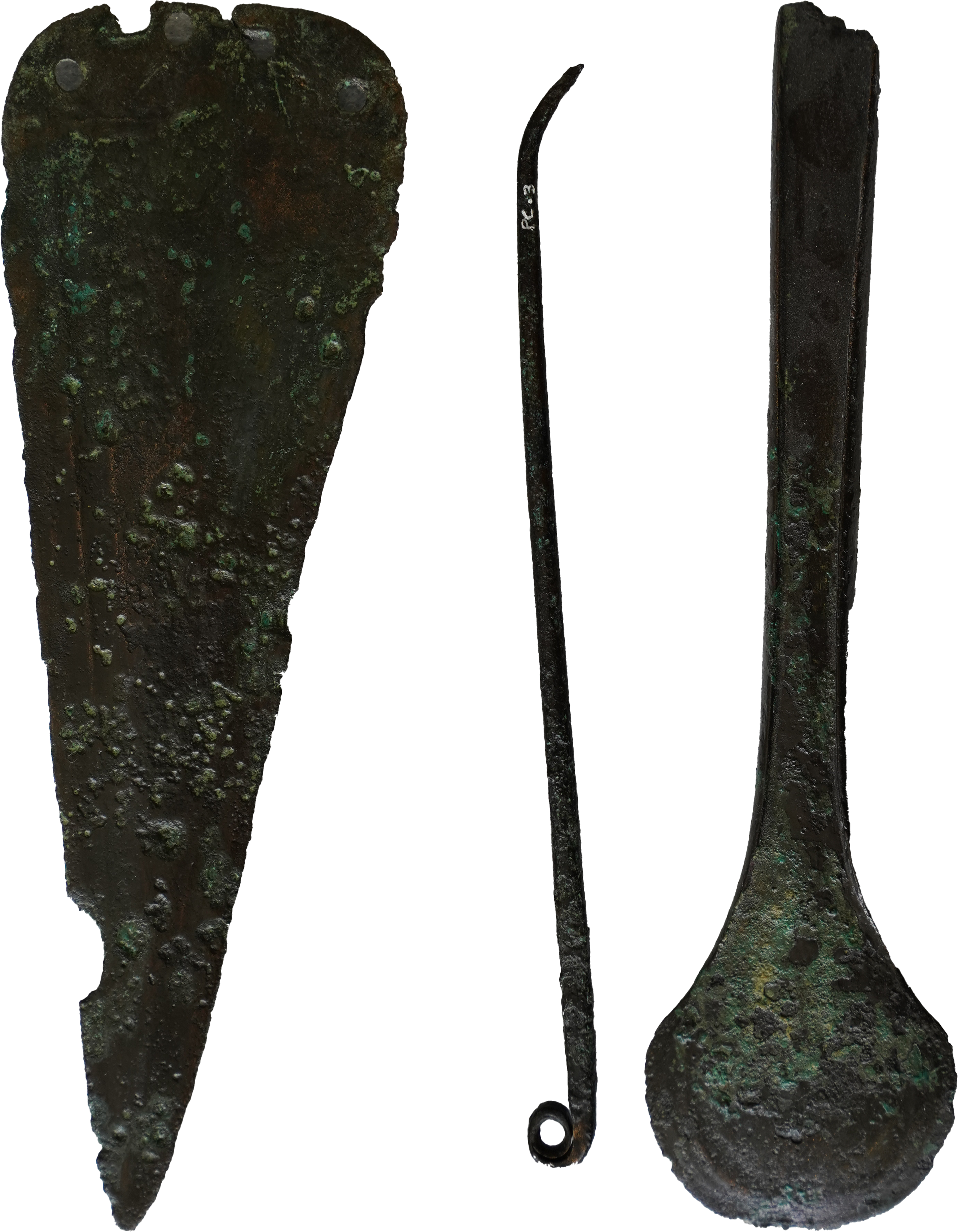 Âge du Bronze (env. 2’000 à 800 av J.-C.) - Lame de poignard, épingle et hache-spatule, Nécropole de Pully Chamblandes, Bronze ancien, 2000-1500 av. J.-C. Source : ArchéoLab.